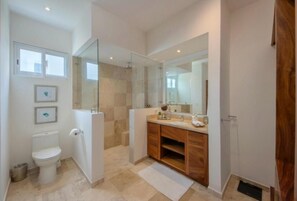 Comfort-Apartment, 2 Schlafzimmer, Meerblick | Badezimmer