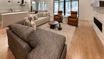 Télévision, cheminée