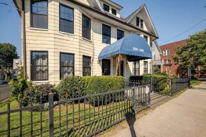 Exterior - Modern Apartment in Black Rock- (Bridgeport)