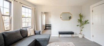 Modern 3-Bdrm Apt in Black Rock