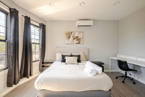 3 bedrooms, desk, iron/ironing board, travel crib