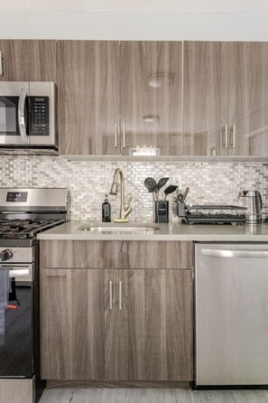 Fridge, microwave, oven, stovetop