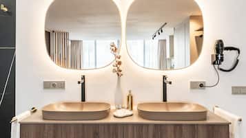 Hårtørrer, håndklæder, Sæbe, Shampoo