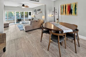 Dining - RIptides Resort St. Pete Beach Pool (St. Pete Beach)