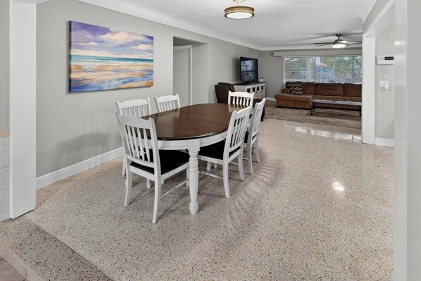 Dining - Aqua Escape St Pete Beach (St. Pete Beach)