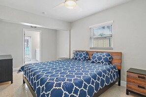 Desk, iron/ironing board, WiFi, bed sheets