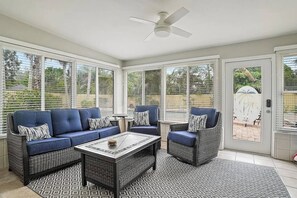 Interior - Aqua Escape St Pete Beach (St. Pete Beach)