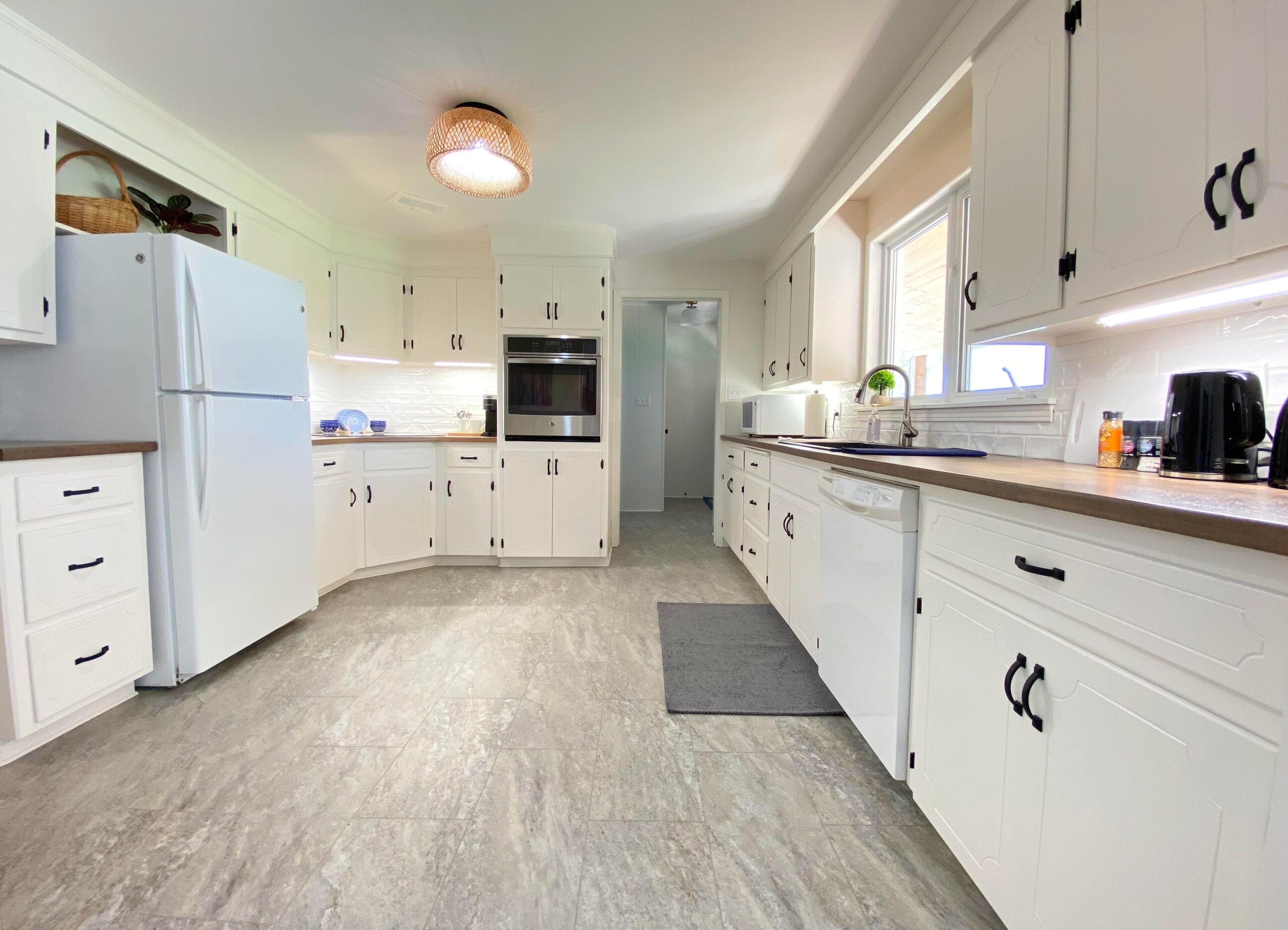 Frigorífic, microones, forn i placa de cuina 