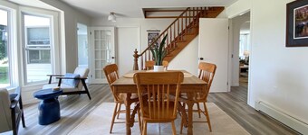 Private and cozy home - a short walk from the picturesque Halls Harbour hamlet