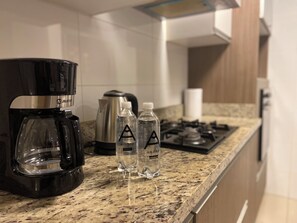 Basic Apartment | Private kitchen | Fridge, microwave, stovetop, blender - Redibuk - Luxury duplex 1BR Miraflores (Lima)