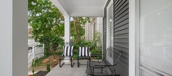 Bourbon trail spacious house that sleeps 8 with a fun yard & is newly renovated!