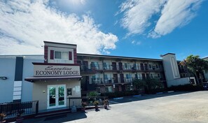 Front of property - Executive Economy Lodge (Pompano Beach)