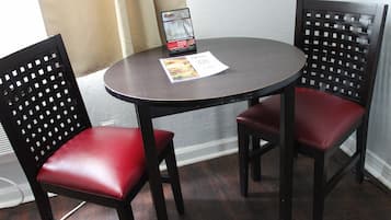 Escritorio, wifi gratis, accesible en silla de ruedas
