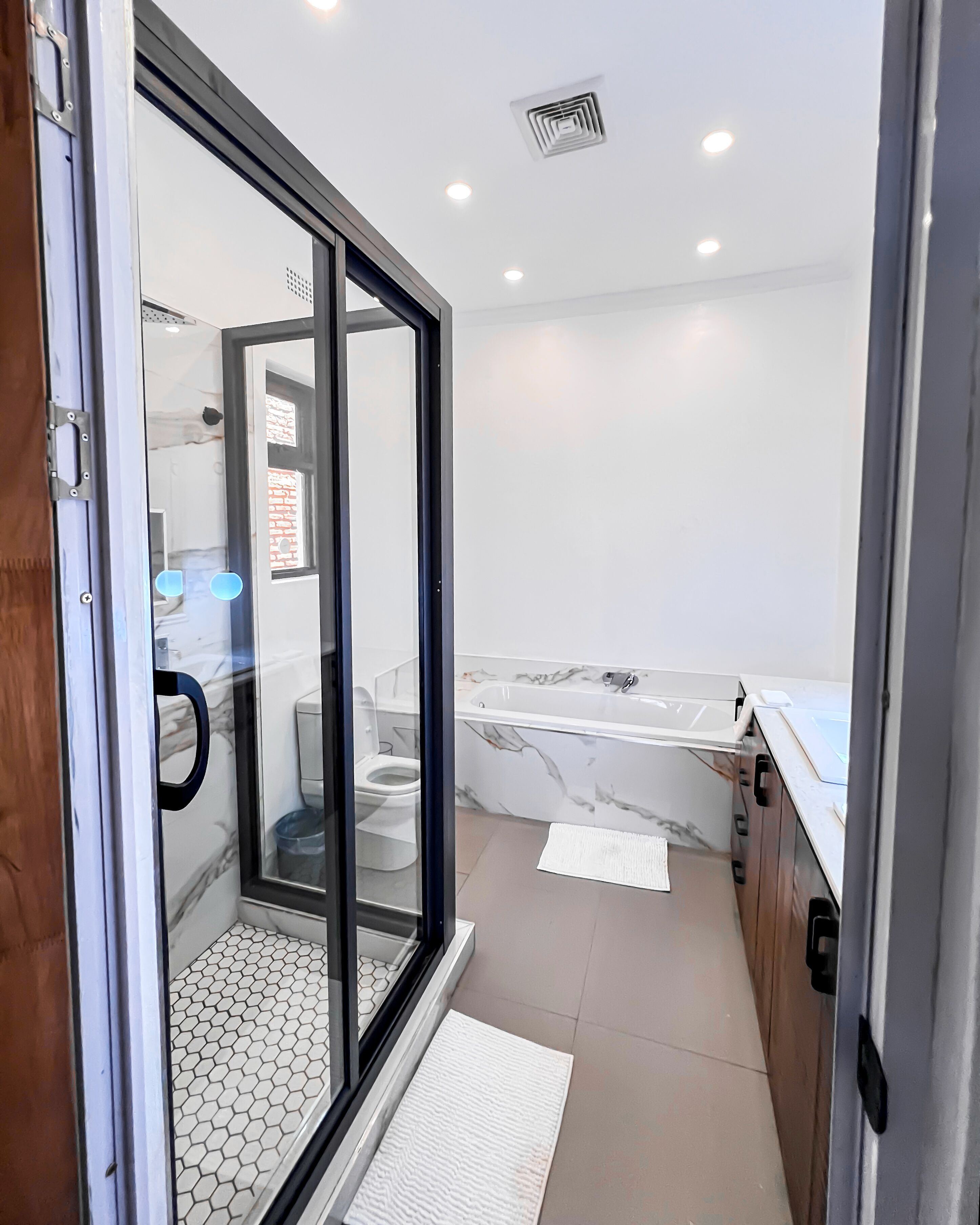 Suite Studio Supérieure, vue jardin | Salle de bain