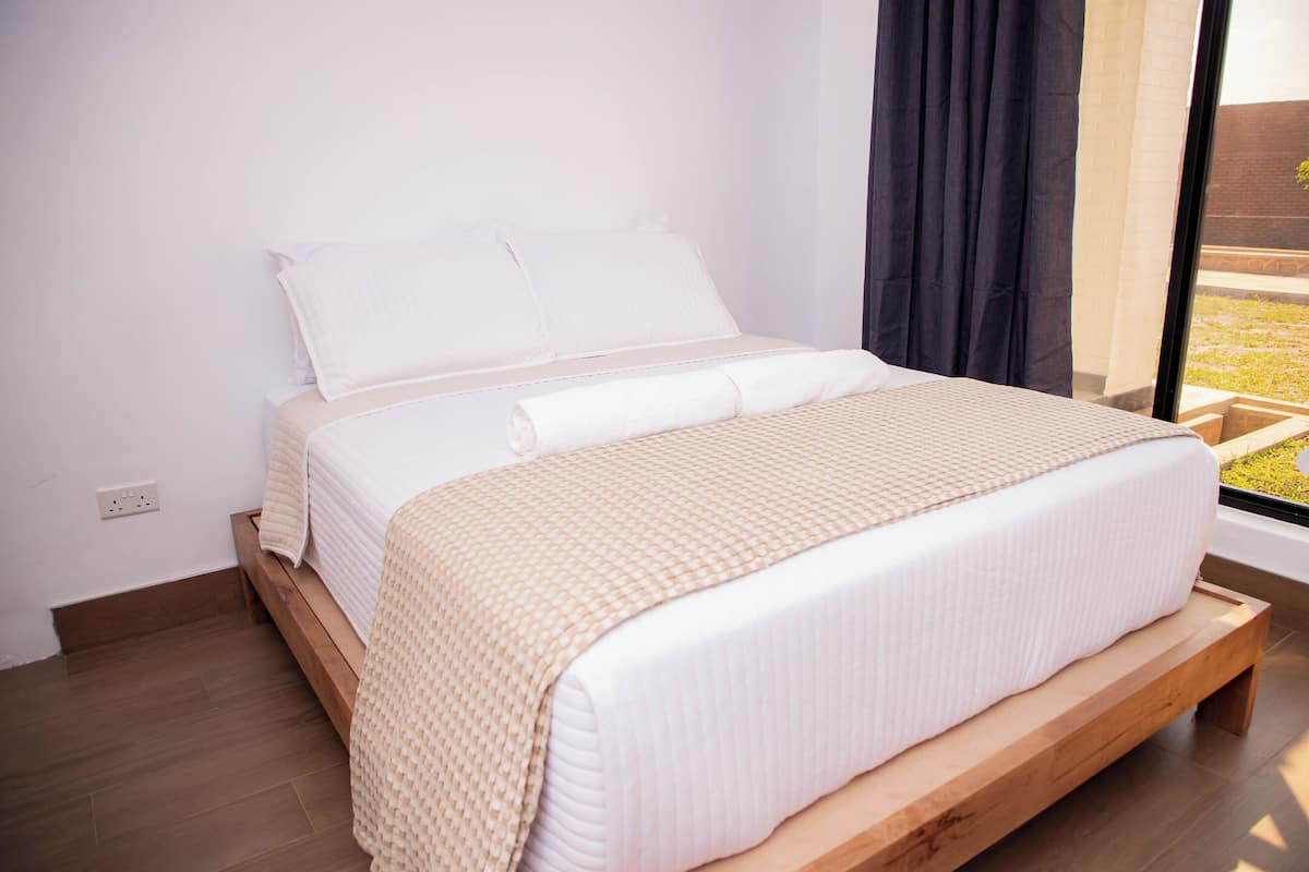 Deluxe-Doppelzimmer, Gartenblick | Hochwertige Bettwaren, Daunenbettdecken, Pillowtop-Betten, Zimmersafe