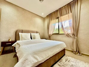 3 chambres, fer et planche à repasser, Wi-Fi, draps fournis