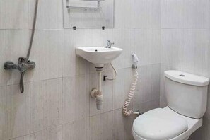 Room - RedDoorz @ Tanakatto Homestay Waikabubak (Waikabubak City)