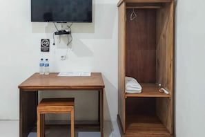 Interior - RedDoorz @ Tanakatto Homestay Waikabubak (Waikabubak City)