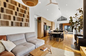 Smart-TV, Videospiele, Bücher, Computerbildschirme