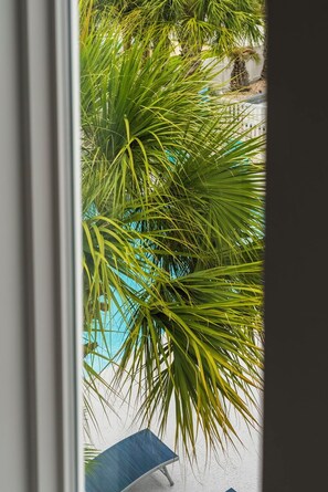 Interior - Newly Renovated! Sleeps 12 - one block to beach (North Myrtle Beach)