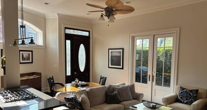 Boston Spacious Apartment with private outdoor patio