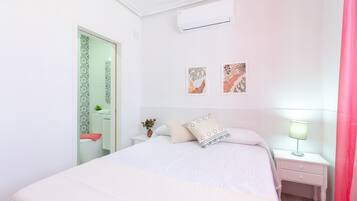 5 bedrooms, free cots/infant beds, bed sheets