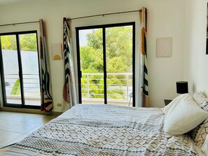 3 bedrooms, desk, iron/ironing board, WiFi