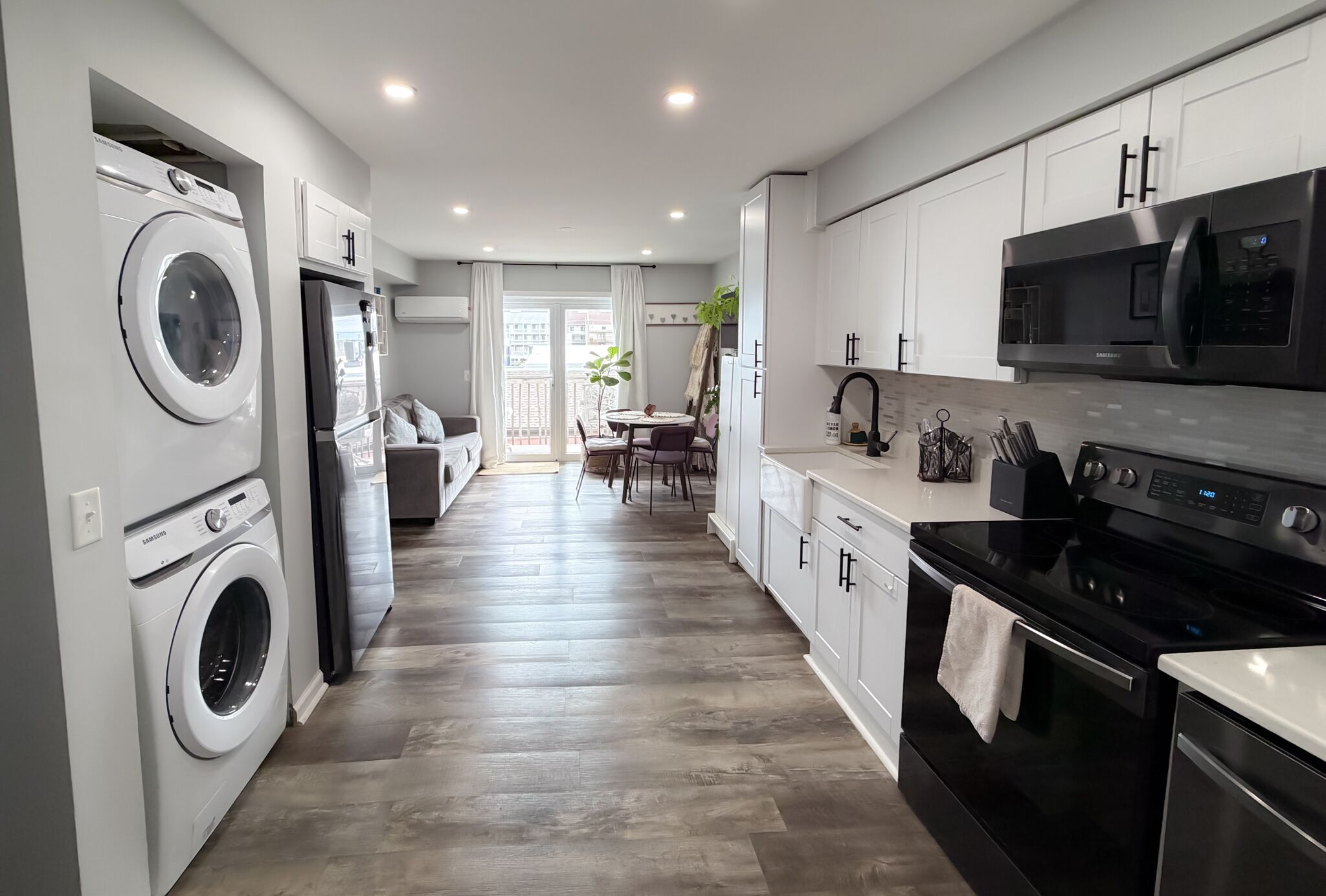 Refrigerador, microondas, horno, placa de cocina