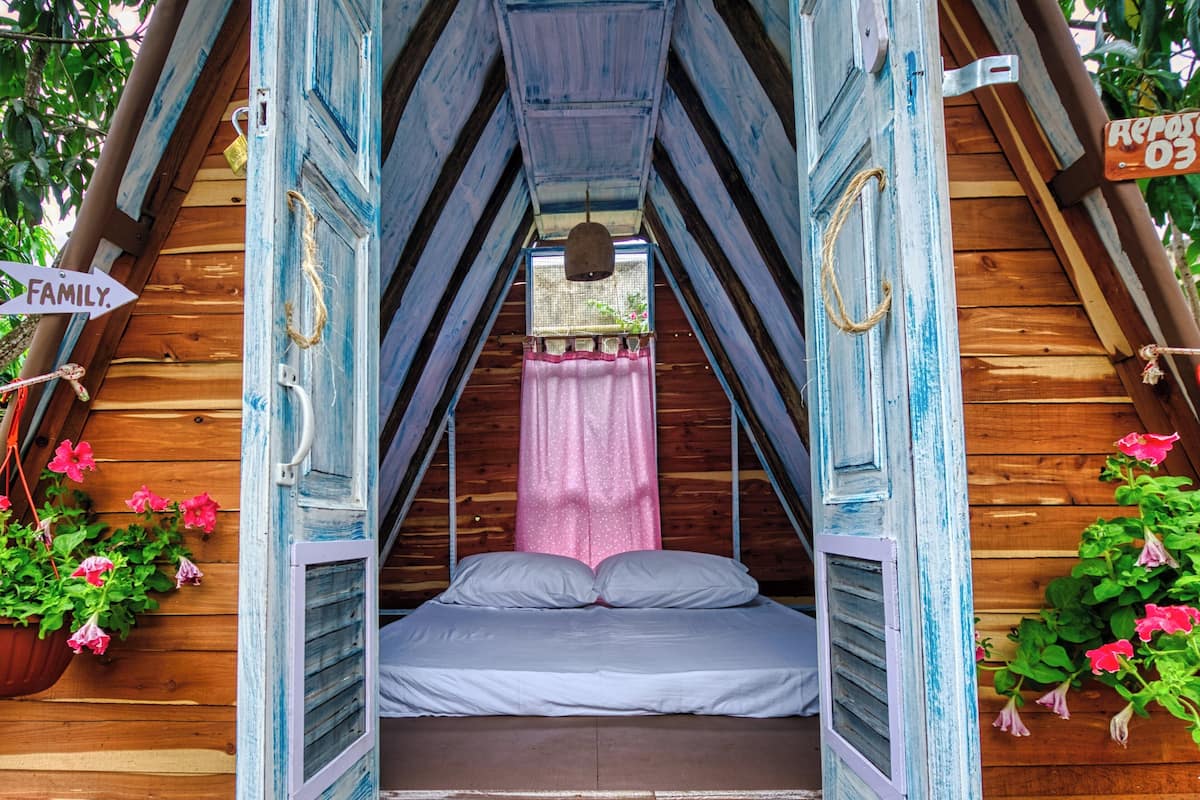 Economy Bungalow, Courtyard View | Bed sheets