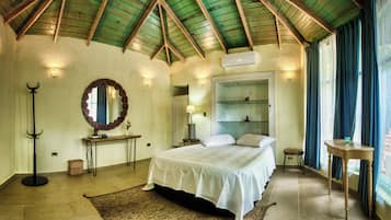 Deluxe Room, Courtyard View | 1 bedroom, bed sheets