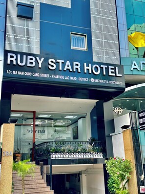 Exterior - Ruby Star Hotel Nam Quoc Cang (Ho Chi Minh City)
