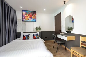 Hypo-allergenic bedding, minibar, individually furnished, desk - Ruby Star Hotel Nam Quoc Cang (Ho Chi Minh City)