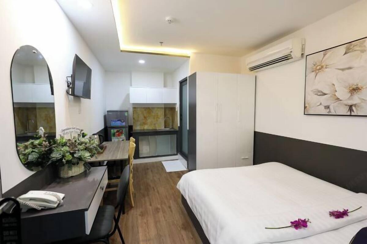 1 bedroom, hypo-allergenic bedding, minibar, individually furnished