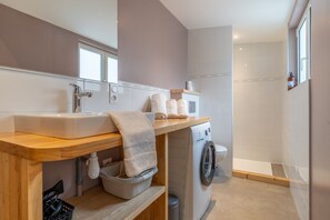 Hårtork och handdukar