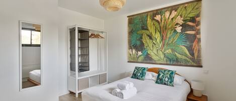 2 chambres, fer et planche à repasser, Wi-Fi gratuit, draps fournis
