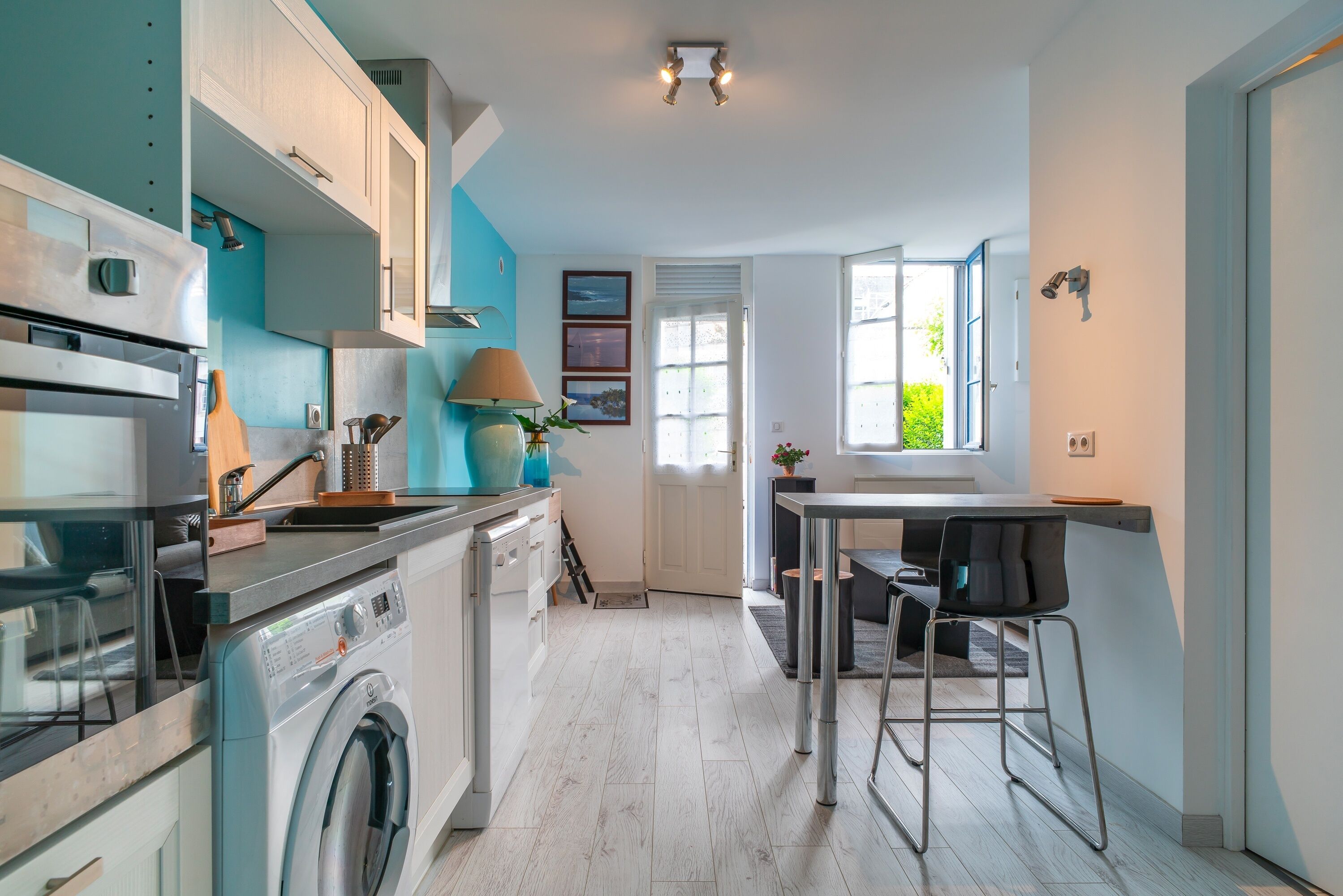 Kühlschrank, Mikrowelle, Ofen, Geschirrspüler