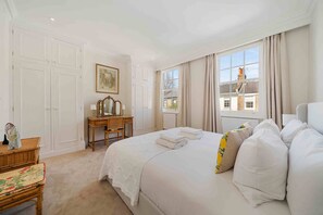 3 Schlafzimmer, Schreibtisch, Bügeleisen/Bügelbrett, kostenloses WLAN