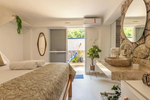 Suite Premium | 1 camera, minibar, una cassaforte in camera, insonorizzazione