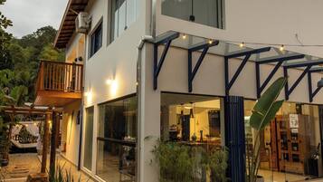 Fachada da propriedade