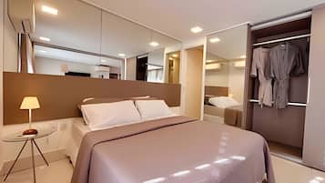 Deluxe Apartment, 1 Bedroom | Hypo-allergenic bedding, free WiFi, bed sheets, wheelchair access