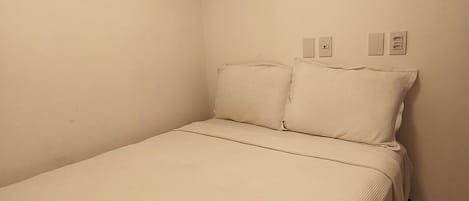 Apartemen Keluarga | Seprai antialergi, Wi-Fi gratis, dan seprai linen