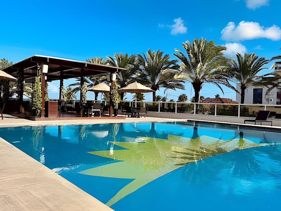 Familieleilighet, 2 soverom | Basseng | Utendørsbasseng og et oppvarmet basseng