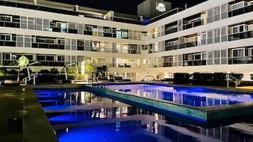 Apartamento luxo, 1 quarto | Piscina | Piscina externa, piscina aquecida