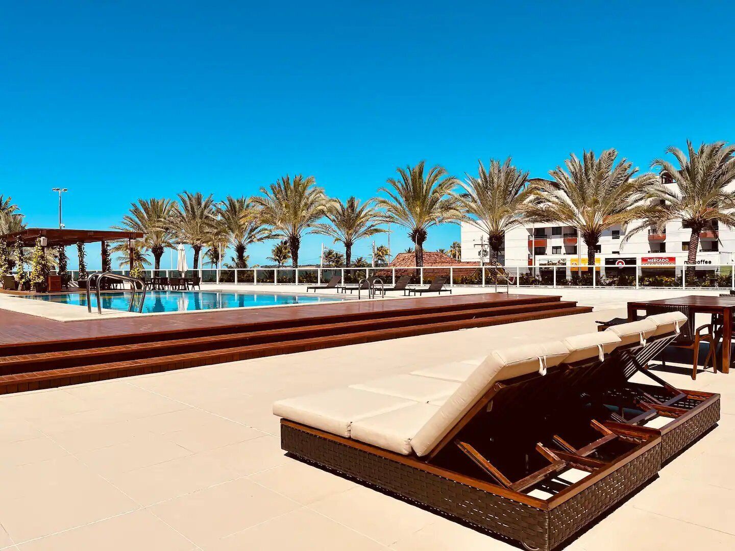 Piscina externa, piscina aquecida