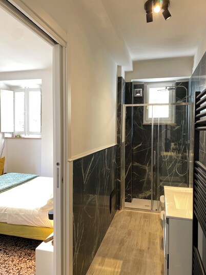 Small modern apartment 300m from the sea with all necessary services