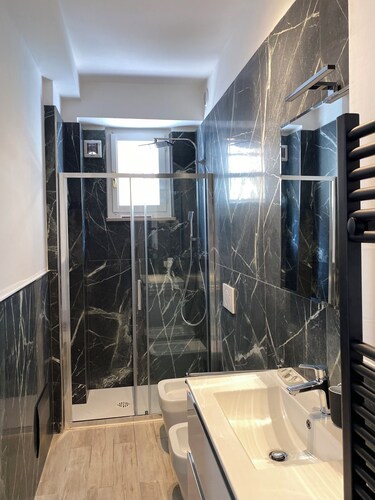 Small modern apartment 300m from the sea with all necessary services 