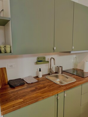 Stovetop - Small modern apartment 300m from the sea with all necessary services  (Cupra Marittima)