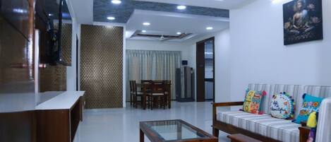 Smart TV, computer monitors