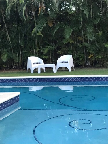 Villa Jeff & Jyps, 2 rooms, swimming-pool, 2 min from the beach and town