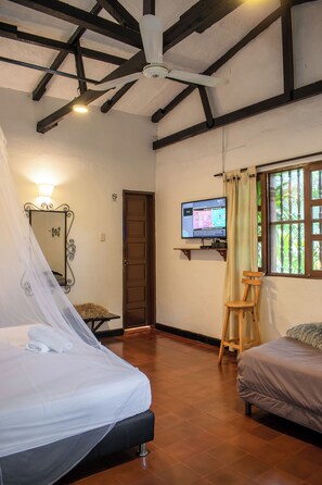 Studiosuite – junior, hageutsikt | Lydisolert og wi-fi (inkludert)